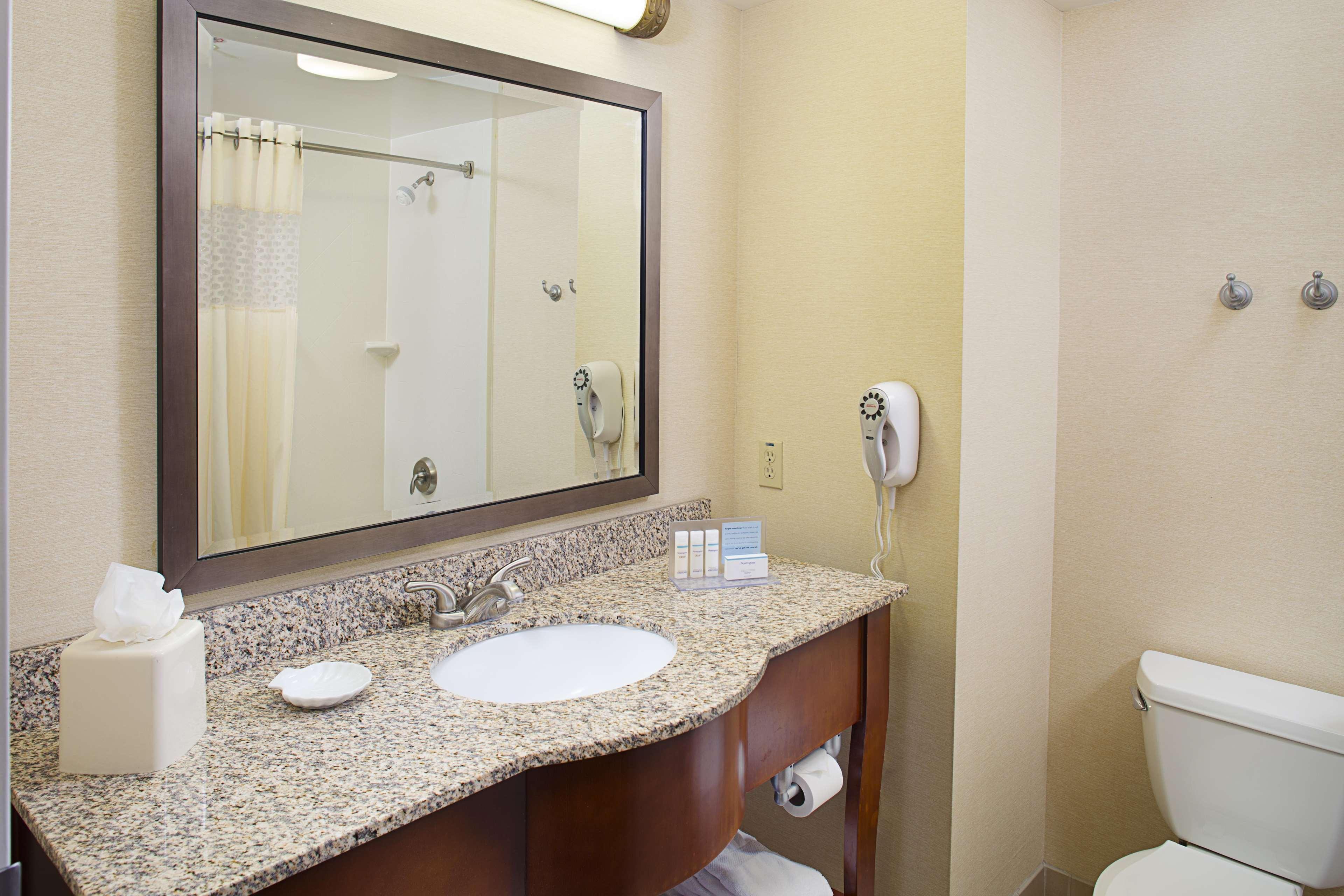 Hampton Inn & Suites Ланкастер Екстер'єр фото