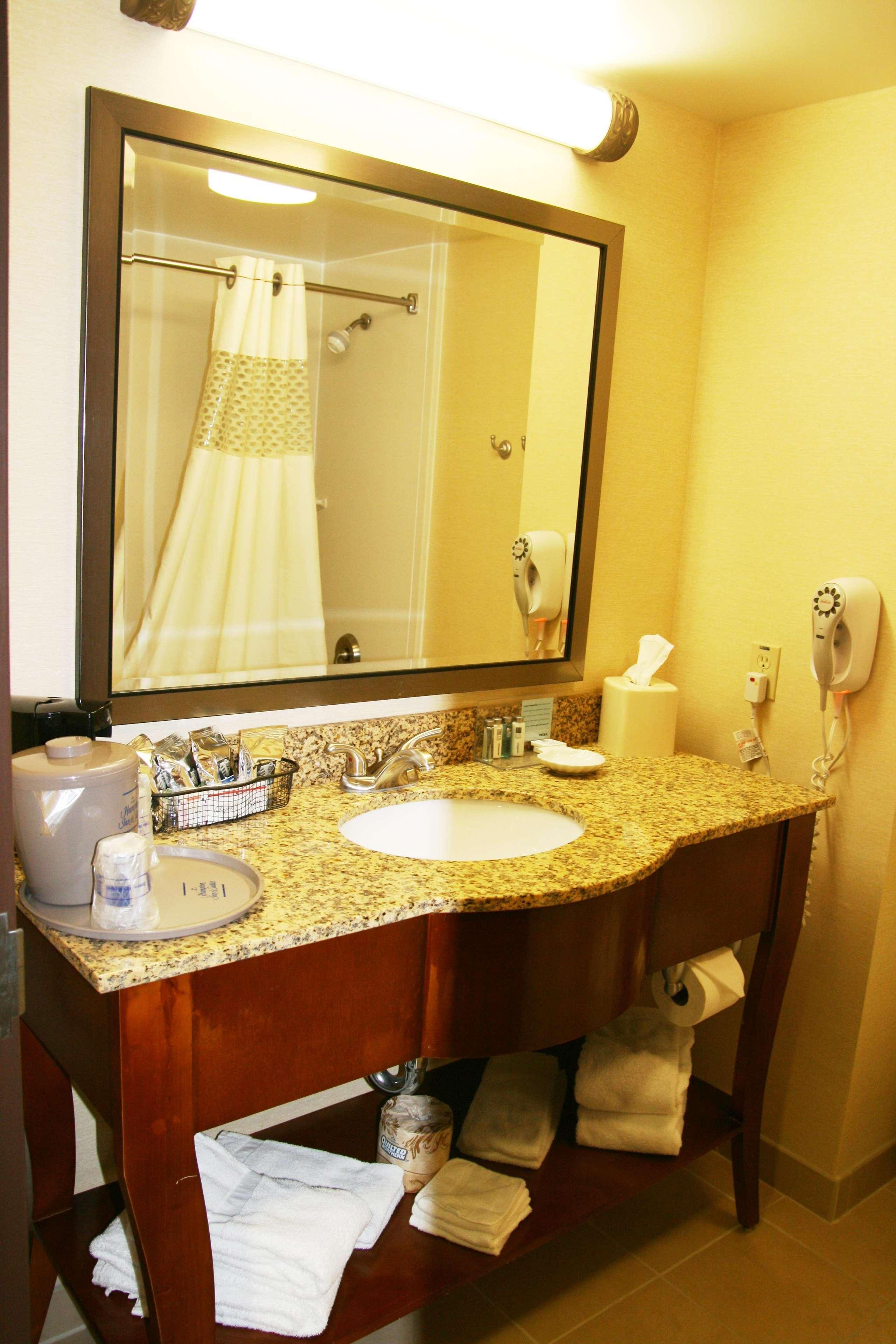 Hampton Inn & Suites Ланкастер Номер фото