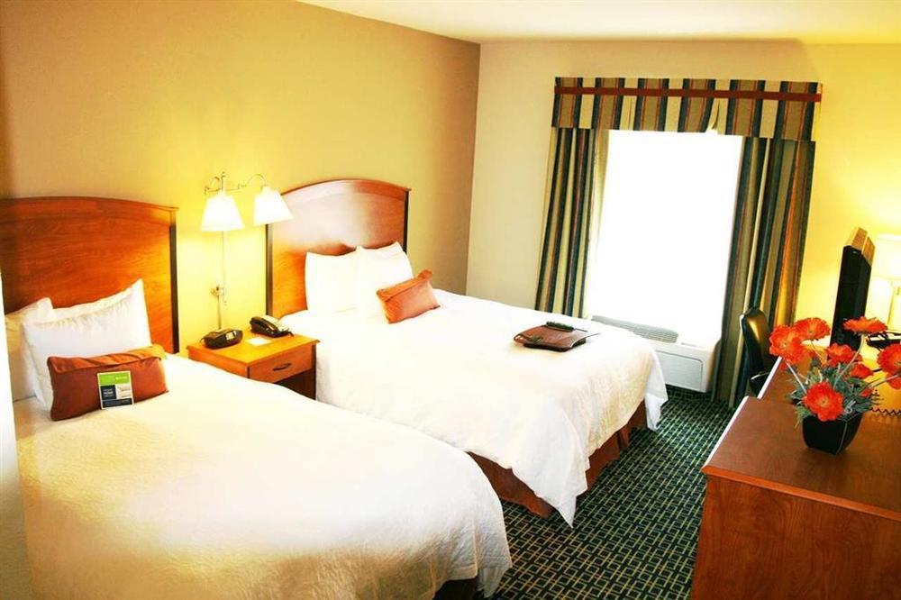 Hampton Inn & Suites Ланкастер Номер фото