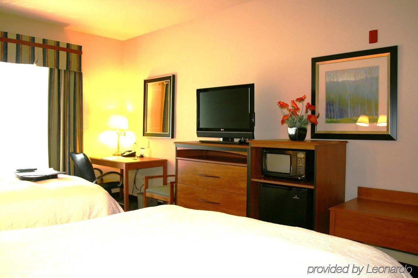 Hampton Inn & Suites Ланкастер Номер фото
