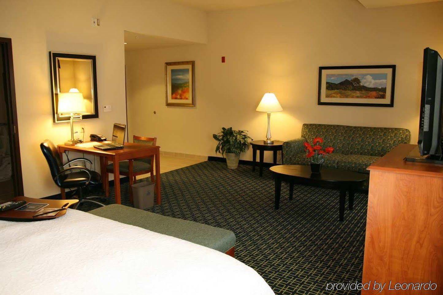 Hampton Inn & Suites Ланкастер Номер фото